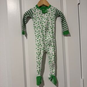 St. Patrick’s Day Lucky Clover Burt’s Bees Baby 12M Footie Pajama Zipper Sleeper